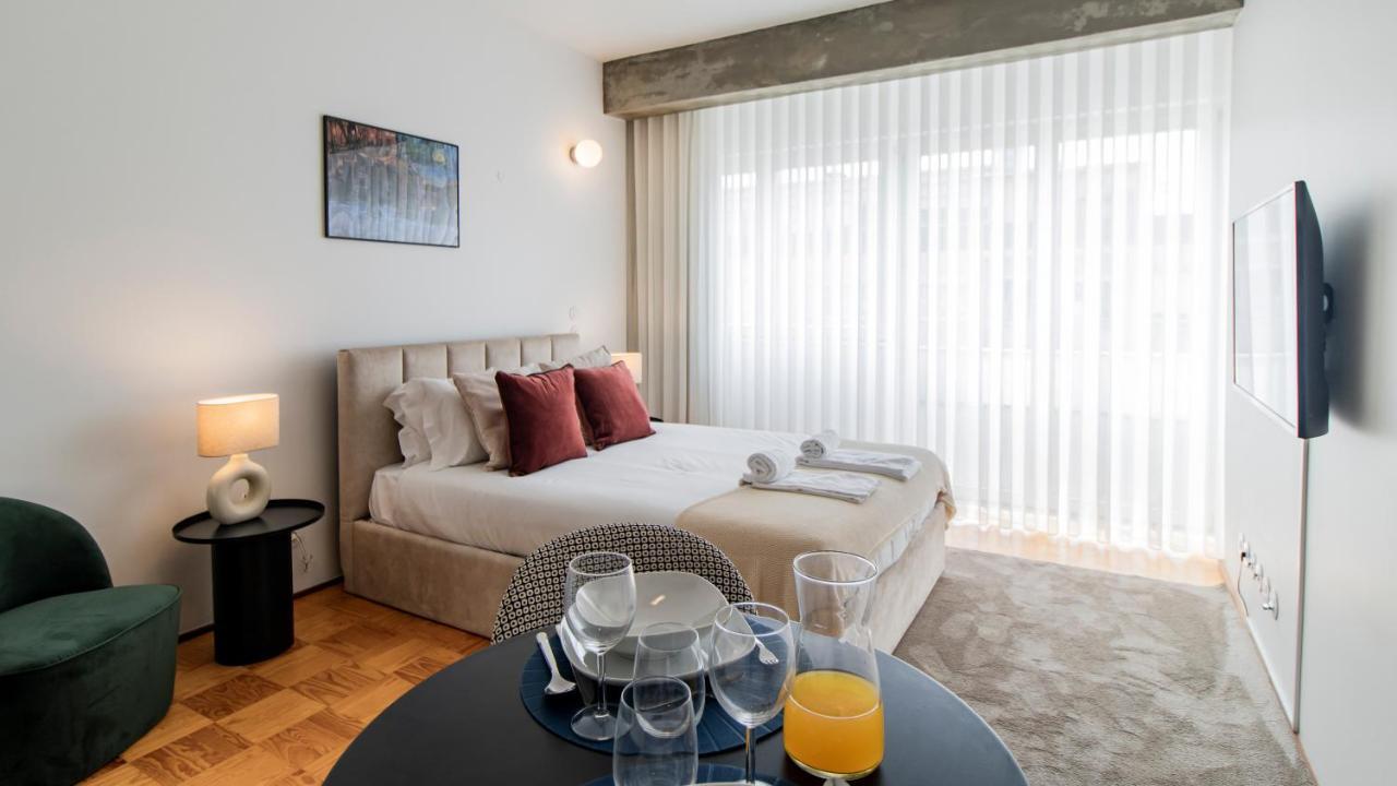 Ceuta Studio Apartments By Lovelystay Порту Екстер'єр фото