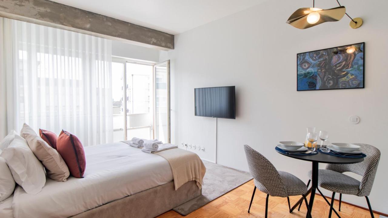 Ceuta Studio Apartments By Lovelystay Порту Екстер'єр фото